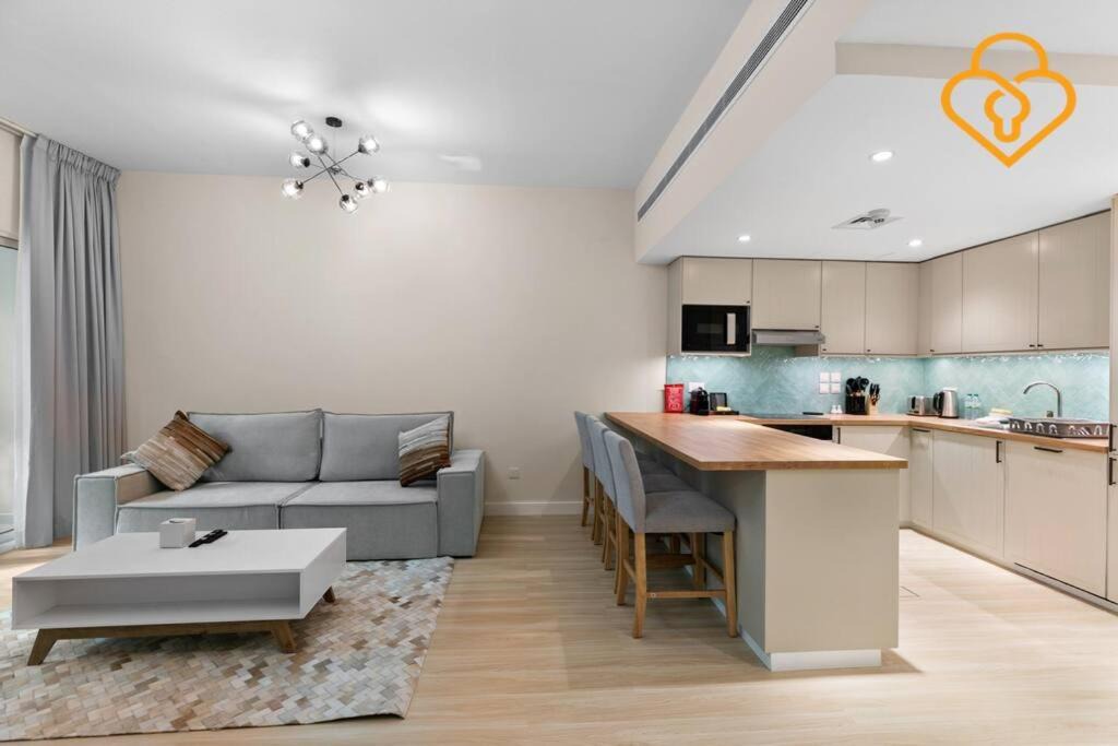 The Greens Apartment | Prime Location, Great Value 1 BR Apt near MOE, Greens