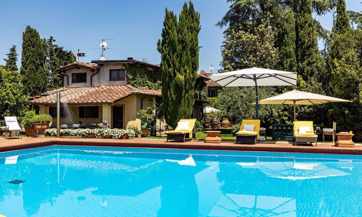 Figline e Incisa Valdarno Villa | Private Villa with private pool, hot tub, A/C, sauna, WIFI, TV, patio, close to Greve In Chianti