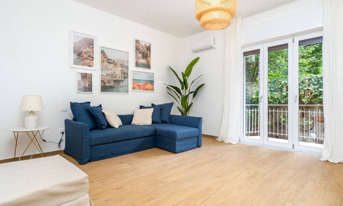 Meta Apartment | Residence Madonna - apt a stone's throw from the sea with patio and free parking.