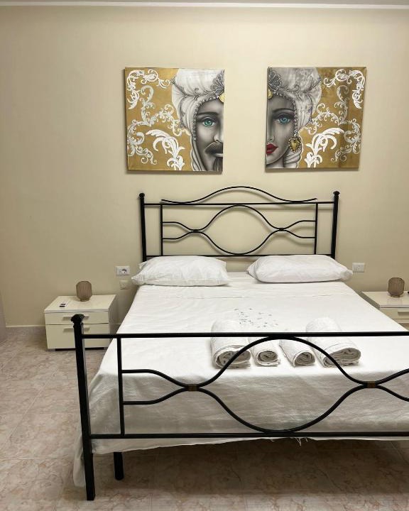 San Felice a Cancello House | Rose house