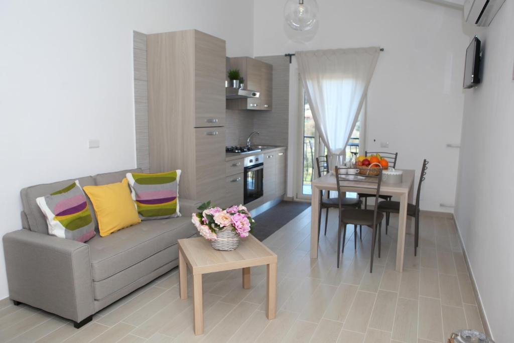 Pimonte Apartment | Rosy House - Hospitality