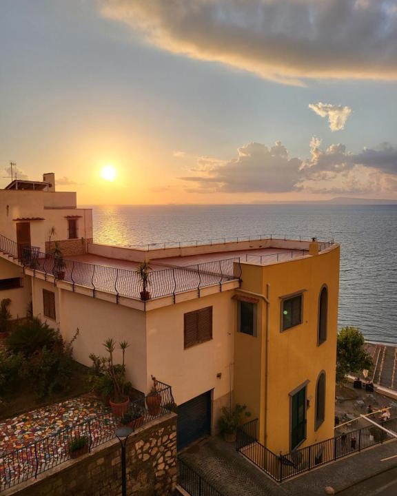 Meta Bed & Breakfast | Sea Shine