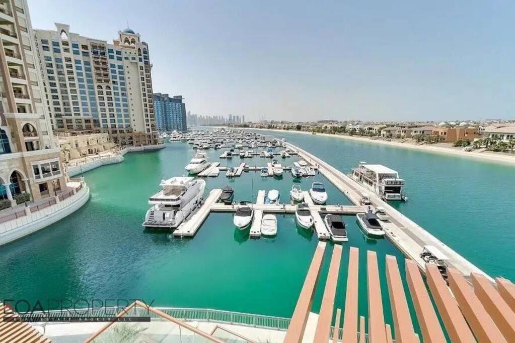 Palm Jumeirah Apartment | Sea Views on the Palm Jumeirah entire Studio
