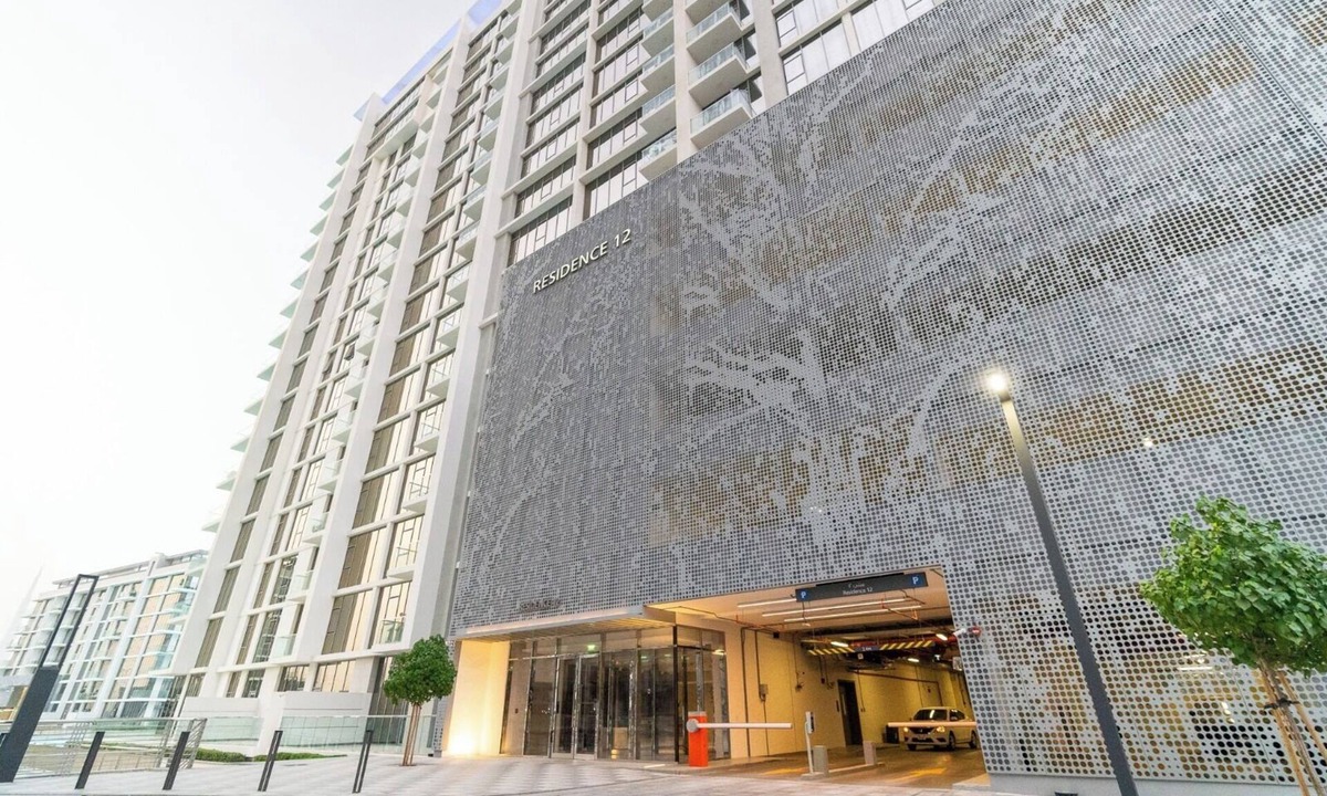 Dubai Apartment | Smart 1BR Apt – Ideal for Business or Short Stays