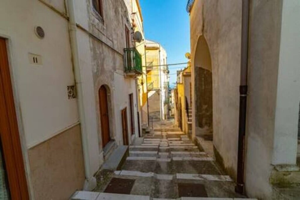 Monte Sant'Angelo House | SOPRAMONTE HOUSE - South room