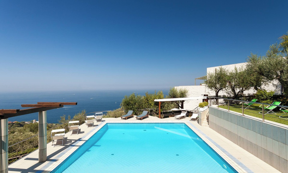 Schiazzano Villa | Sorrento Holidays – Villa Sole - 12 bedrooms - private pool and sea view
