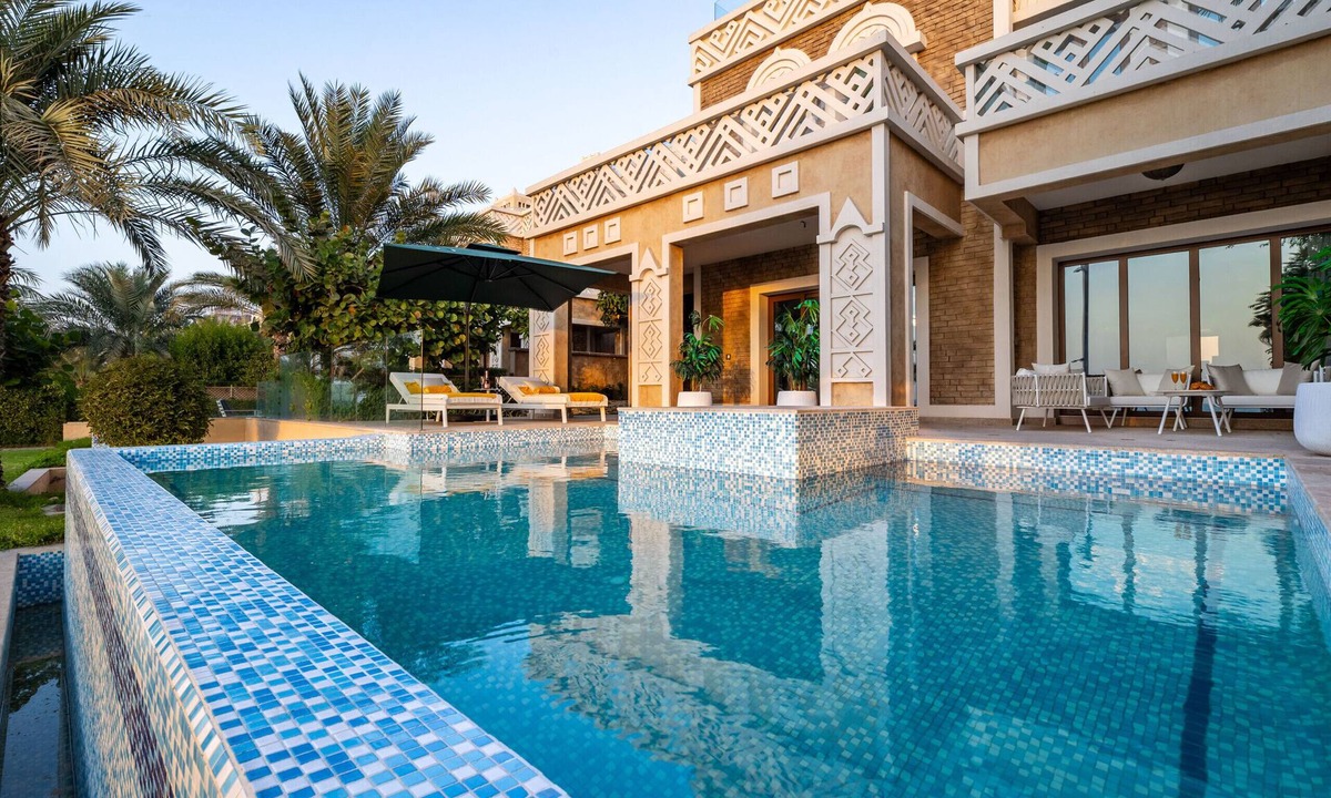 Palm Jumeirah Apartment | Startling 4BR Villa With Sea View