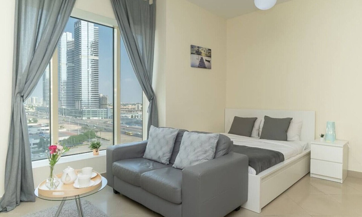 Jumeirah Lake Towers Apartment | StoneTree - Icon 2 Studio - Chic Apartment