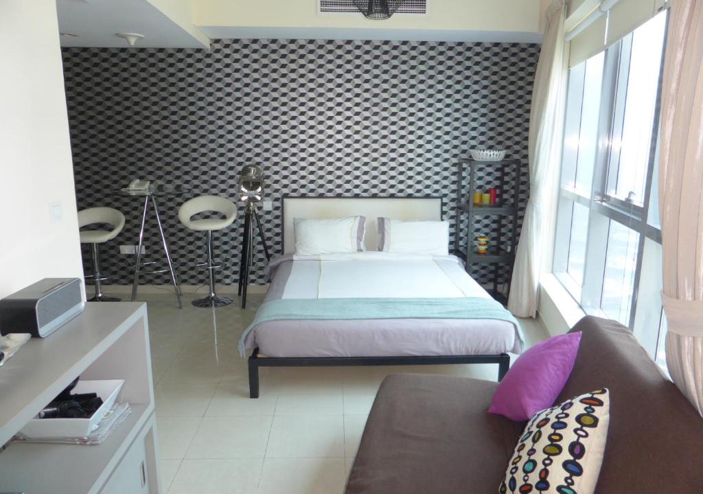 Dubai Marina Apartment | Studio - Bay Central