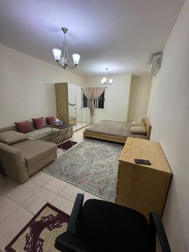 Al Quoz Apartment | Studio in AlKhail gate