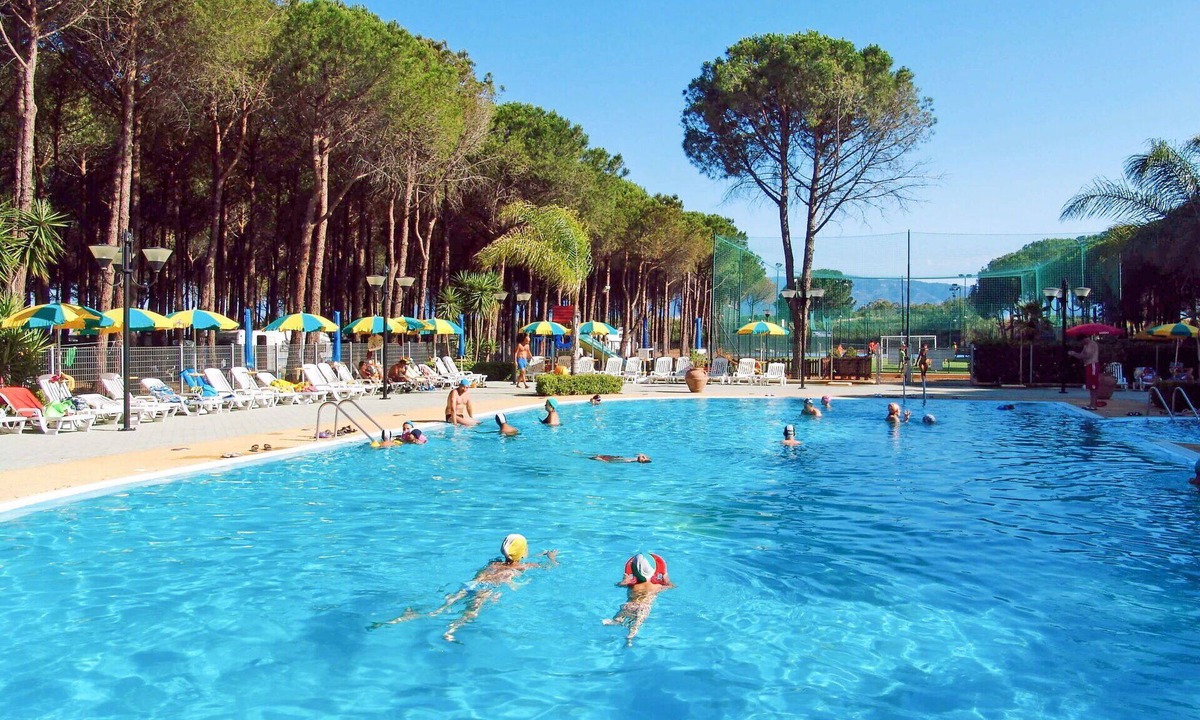 Marina di Schiavonea House | Stunning private villa for 4 guests with A/C, WIFI, pool, terrace, pets allowed and parking