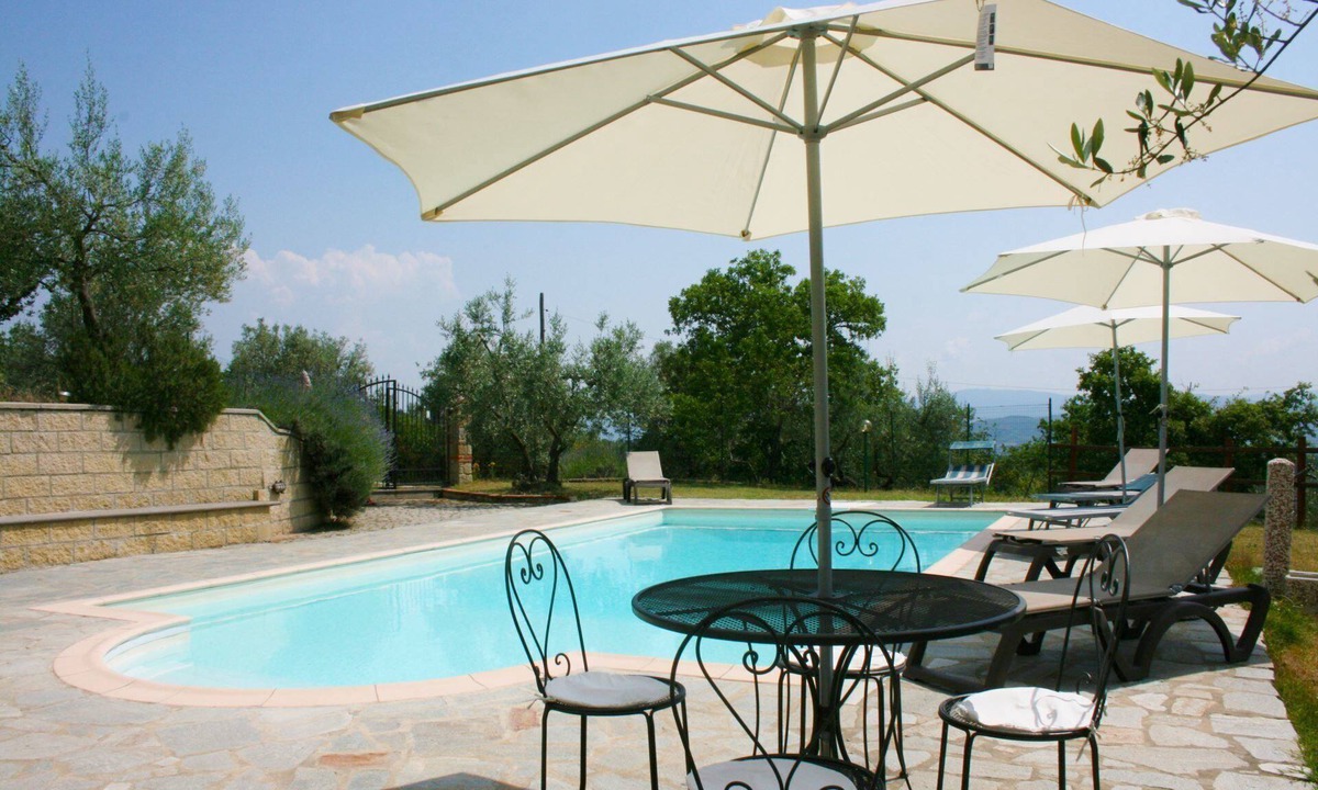 Civitella in Val di Chiana Villa | Stunning private villa for 9 guests with private pool, WIFI, TV and pets allowed, close to Arezzo