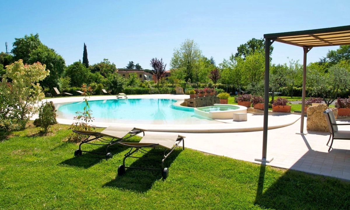 Asciano Villa | Stunning private villa for 4 people with pool, A/C, WIFI, TV and terrace