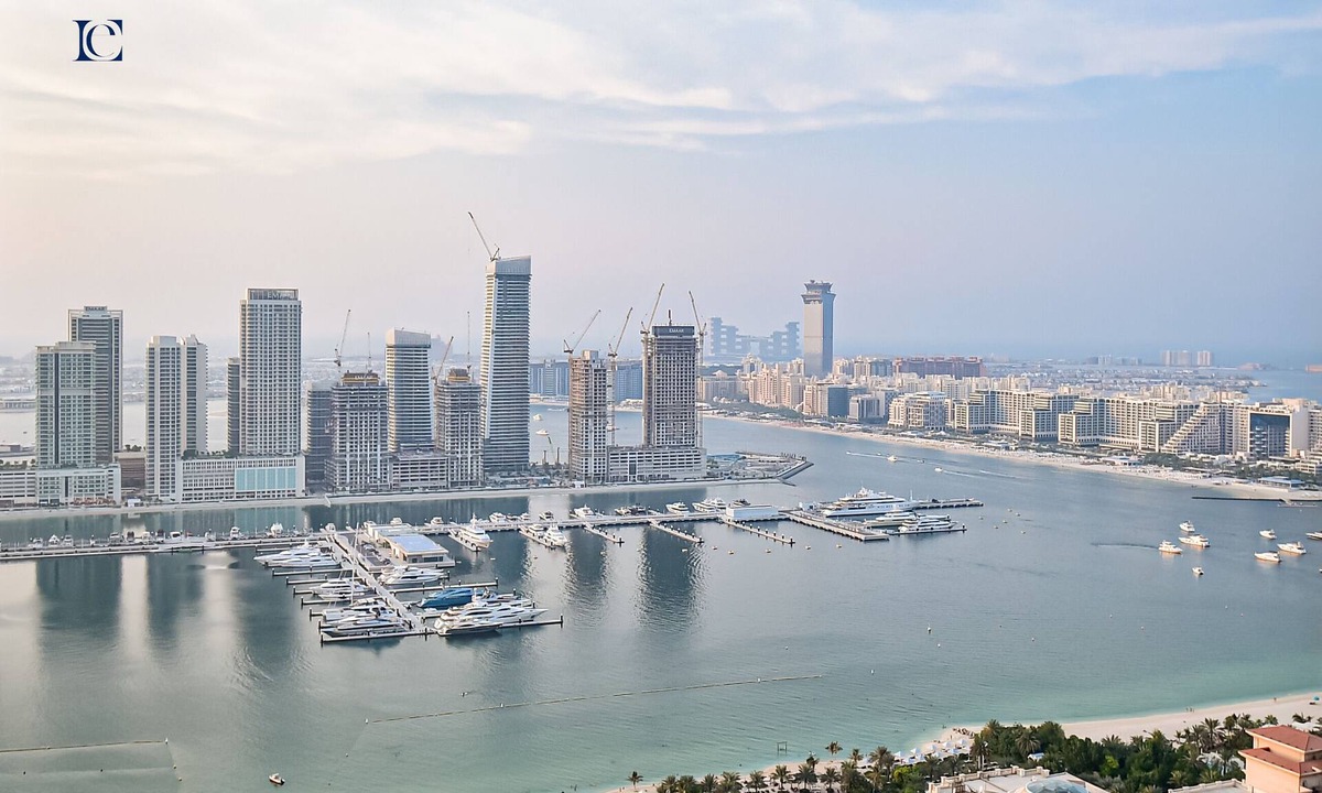 Dubai Apartment | Stunning Sea View 2BR with Sofabed | Nr JBR Beach and Tram - HEI