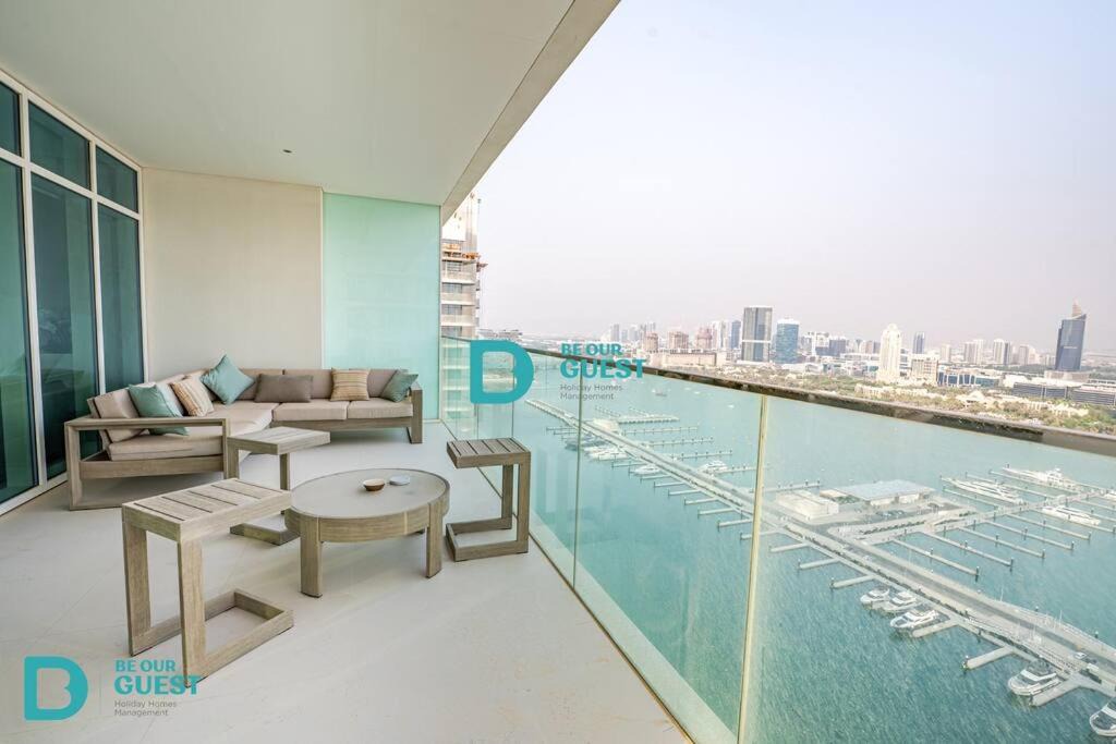 Dubai Marina Apartment | Three Bedroom Apartment with Panoramic Sea view