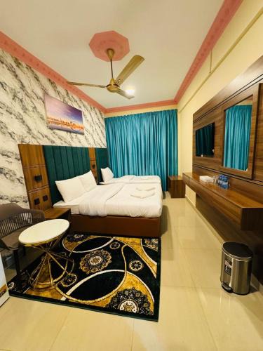 Naif Hotel | Three Dot Hotel