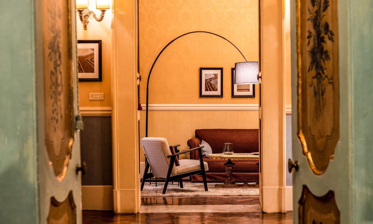 Naples City Centre Apartment | TLS - Luxury Suite Courts