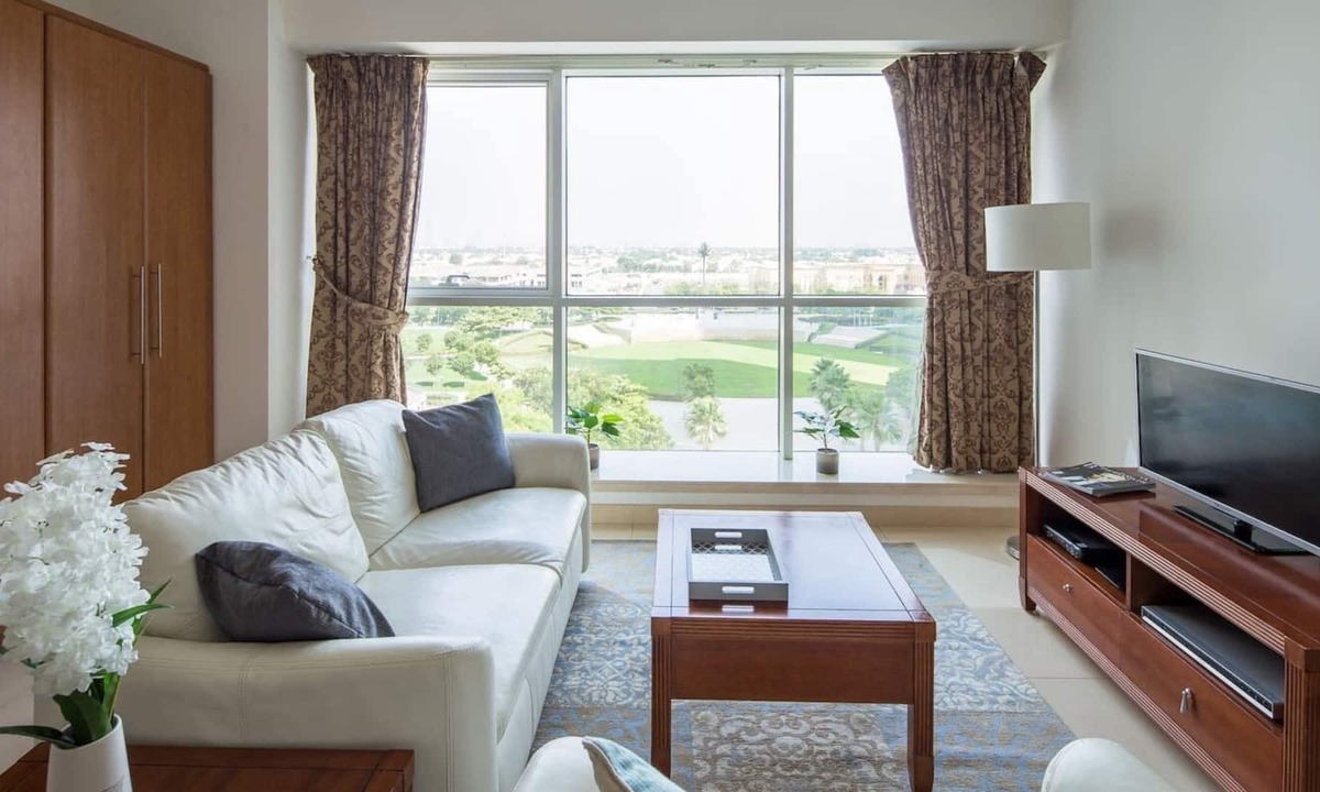 Jumeirah Lake Towers Apartment | Tranquil Studio in JLT with Lovely Views!