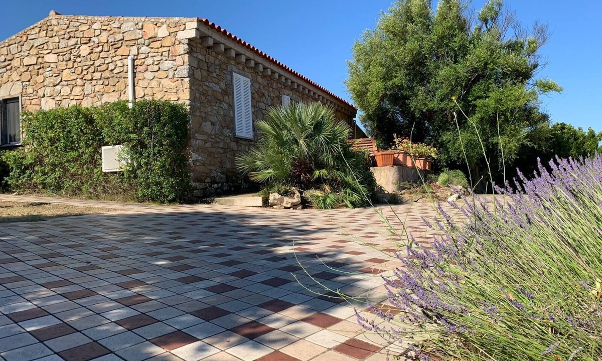San Pasquale House | Vacation home Villa Felice, San Pasquale, North Sardinia Holiday villa with sea view and garden.