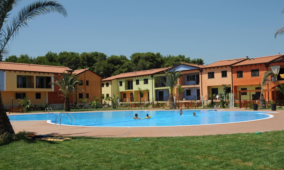 Policoro Apartment | Vacation home in the village blue shore 500 m from the sea with beautiful swimming pool