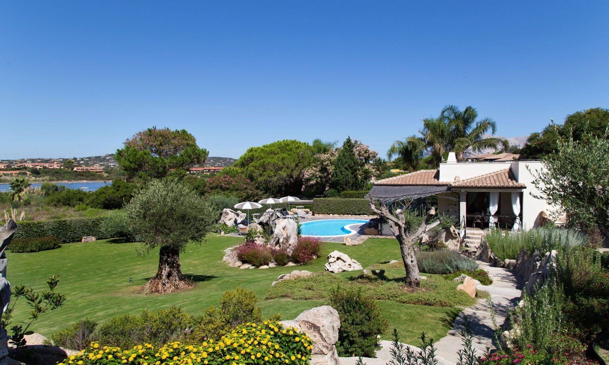 Capo Coda Cavallo Villa | Villa Alloro Gerbera