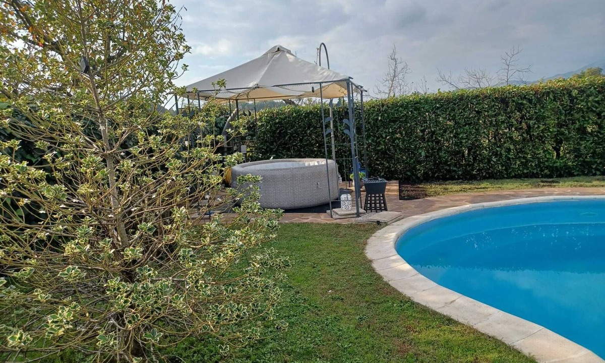 Rotabile Villa | Villa in the green with swimming pool and whirlpool