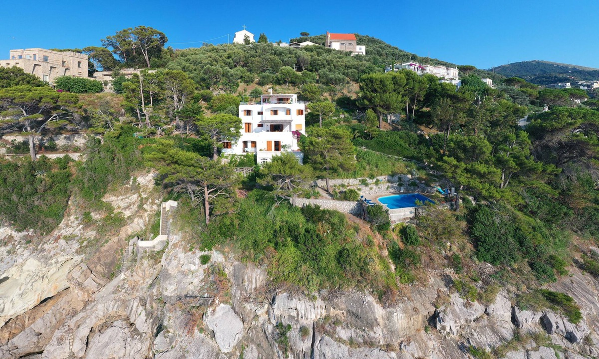 Massa Lubrense Villa | Villa with sea water swimming pool and direct access to the sea