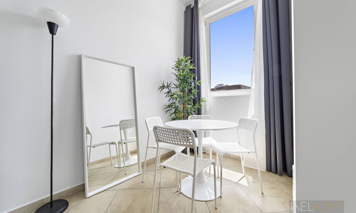 Motor City Apartment | WelHome - Stylish Studio with Park Views in Regent House 2