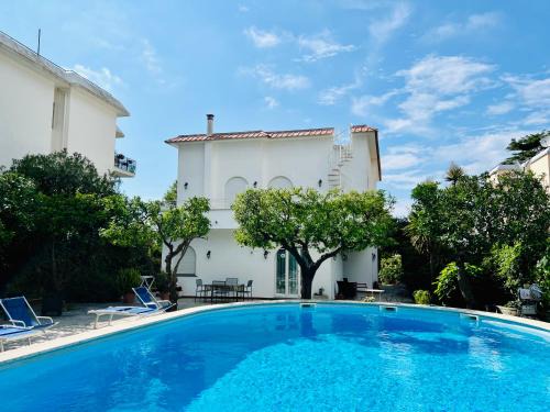 Meta Apartment | YourHome - Villa Sorrento