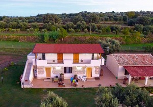 1 bedroom accommodation in ZAMBRONE