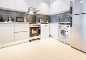 1BR Modern Business Bay Apartment Close to Dubai Mall