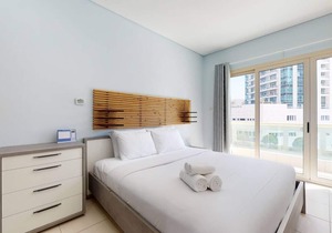 201 Royal Oceanic · Charming One Bedroom in the Marina