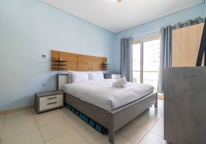 203 Royal Oceanic · Lovely One Bedroom in the Marina