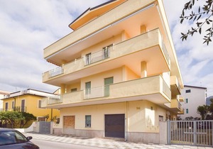 3 bedroom accommodation in Tortora Marina