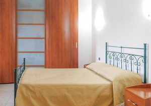 5 bedroom accommodation in Montepaone