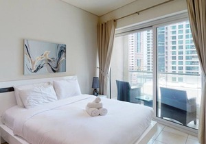 807 Marina Heights · Warm and Spacious One Bedroom in the Marina