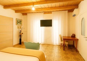 Amalfi Coast Room