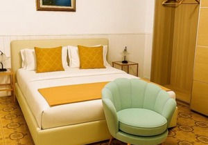 Amalfi Coast Room