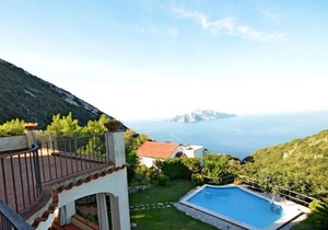 AMORE RENTALS - Villa Posidonia 1 with Sea View, Swimming Pool and Garden