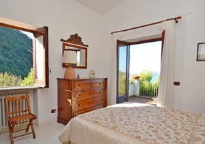 AMORE RENTALS - Villa Posidonia 2 with Sea View, Swimming Pool and Garden