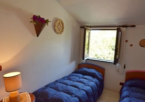 AMORE RENTALS - Villa Posidonia 2 with Sea View, Swimming Pool and Garden
