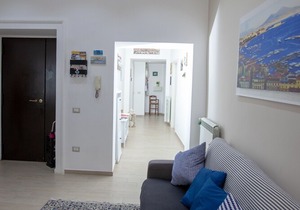 Apartment renovated in 2017 in the Central Station Garibaldi area.