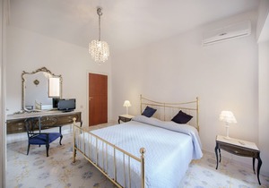 Aranci 77, Sorrento center