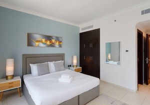 Beautiful Two Bedroom in The Marina