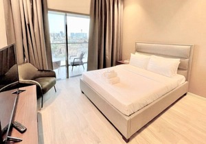 Brand new studio with balcony at Park View