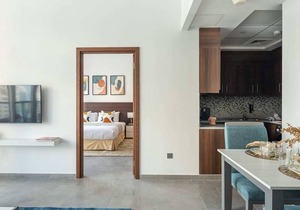 Bright 1BR Apartment with Amazing Marina Views