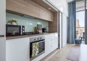 Bright & Stylish Studio w/Amazing Marina Views!