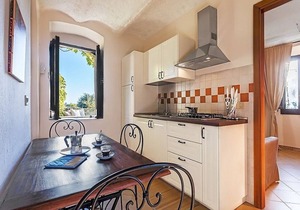Casa Iorana D: A characteristic and welcoming apartment located right on the beach, with Free WI-FI.