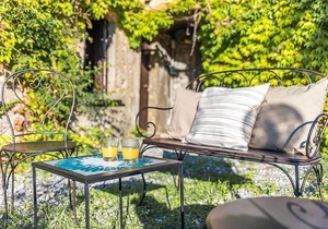 Casa Iorana D: A characteristic and welcoming apartment located right on the beach, with Free WI-FI.