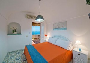 Casa Sunset, Among the stairs of Praiano